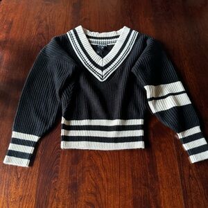 Steve Madden Black and Cream V-Neck Sweater